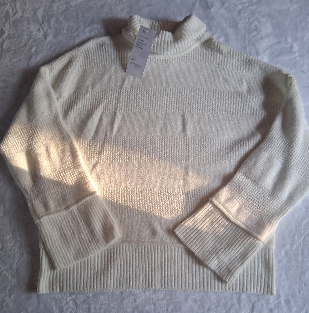 Design History Off-White Turtleneck Sweater